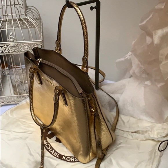 Micheal Kors purse - Picture 5 of 8